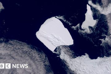 A23a: World's biggest iceberg on the move after 30 years