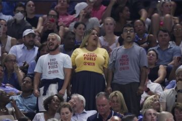 Coco Gauff 'can't really get upset' at climate protesters who caused 45-minute delay in her US Open semifinal | CNN