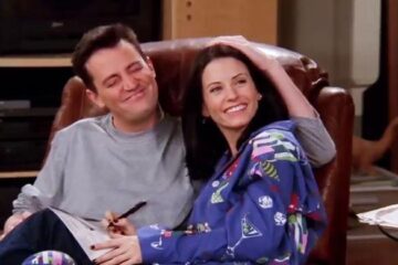 Courteney Cox shares rare scene from 'Friends' to mourn Matthew Perry: Watch