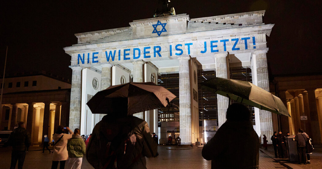 Germany Remembers Kristallnacht at a Fraught Moment