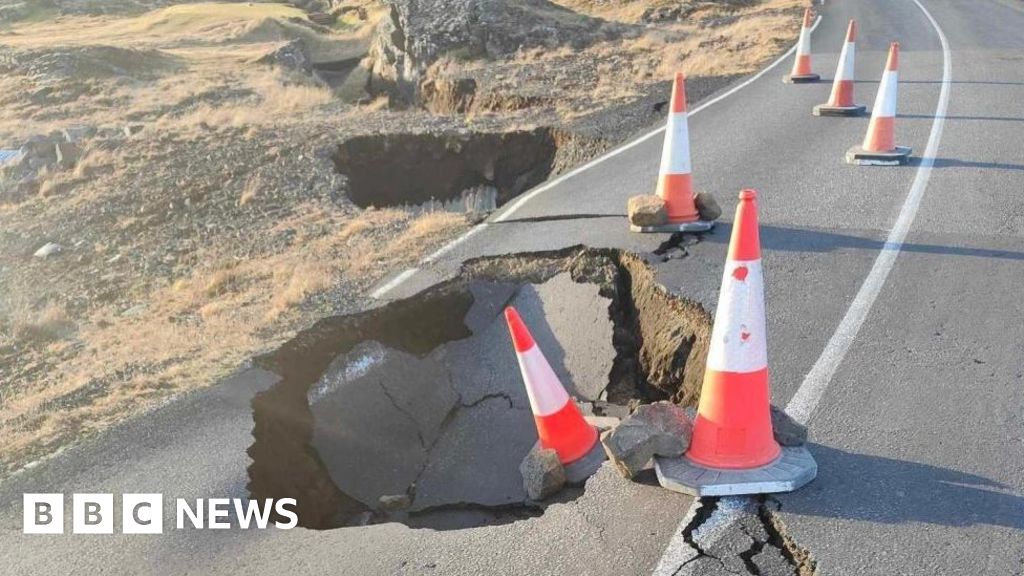 Iceland volcanic eruption still likely, say scientists