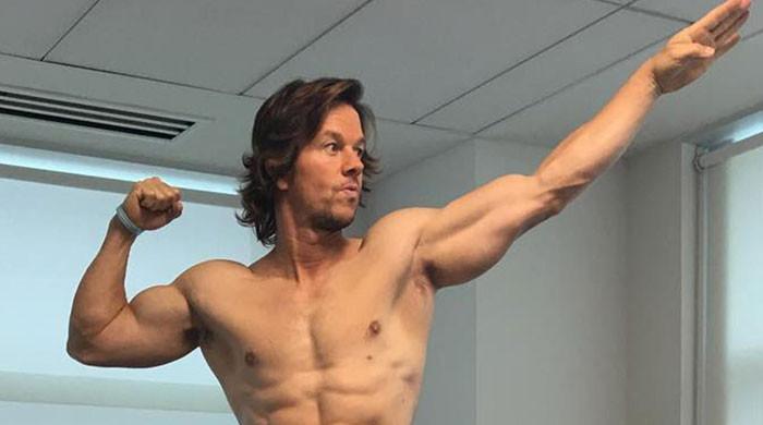 Mark Wahlberg's shirtless thirst trap on display: Watch