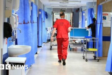 NHS struggling to open extra winter beds and fill staffing gaps