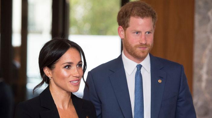 Royal family fears Harry, Meghan might turn up ‘wearing a wire’ at Christmas bash