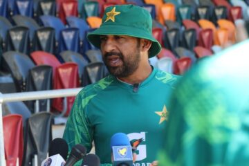 Sarfaraz stands firm on Pakistan