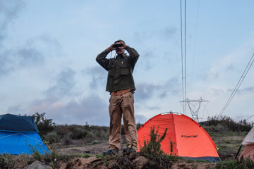24 Hours at a Makeshift Refuge for Migrants in the California Wilderness