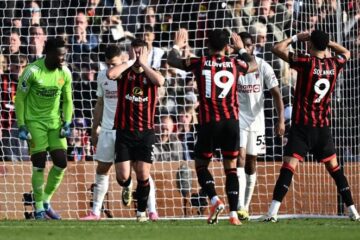 Fernandes double not enough for Man Utd win at Bournemouth | The Express Tribune