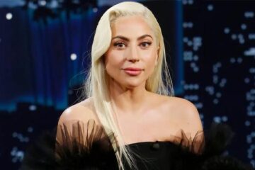 Lady Gaga voices struggle with migraine