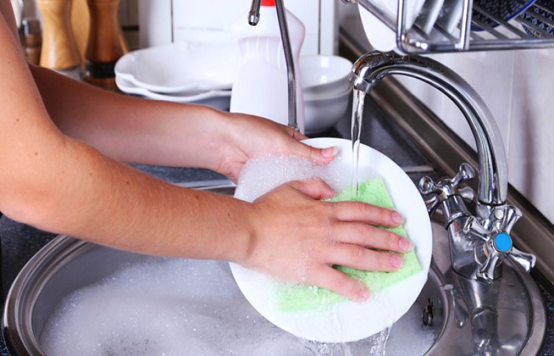 Mistakes you're making when washing dishes by hand - SUCH TV